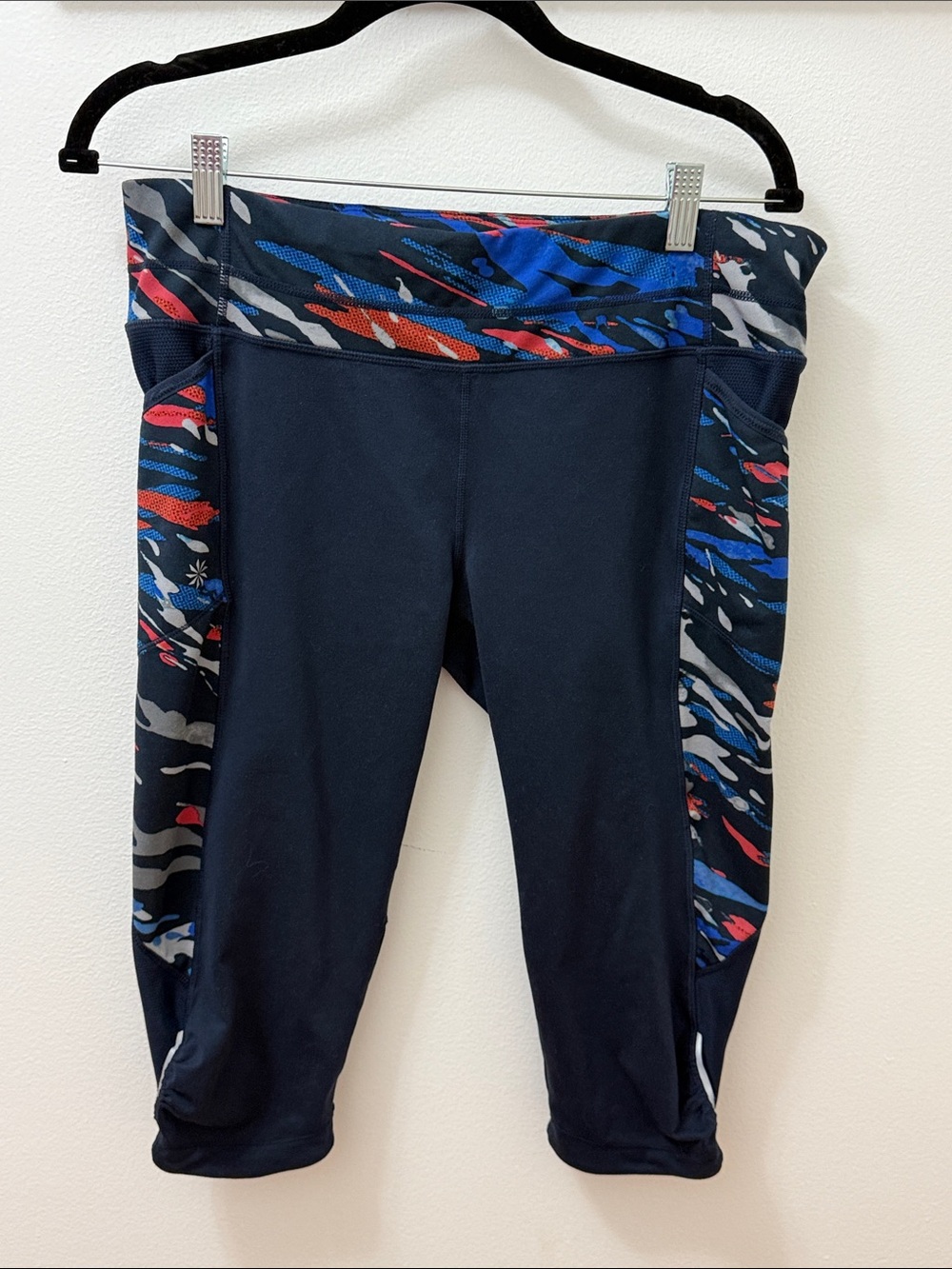 Athleta Spliced Fire Be Free Knicker leggings size large